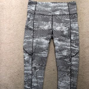 Lulu leggings w/ pockets